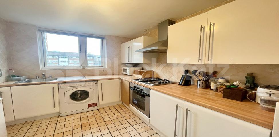 			3 Bedroom, 1 bath, 1 reception Maisonette			 Amina Way, Bermondsey